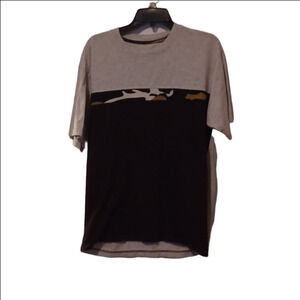 -- Gray and Black With  Camouflage decor  T-Shirt Men's Size XLarge Casual